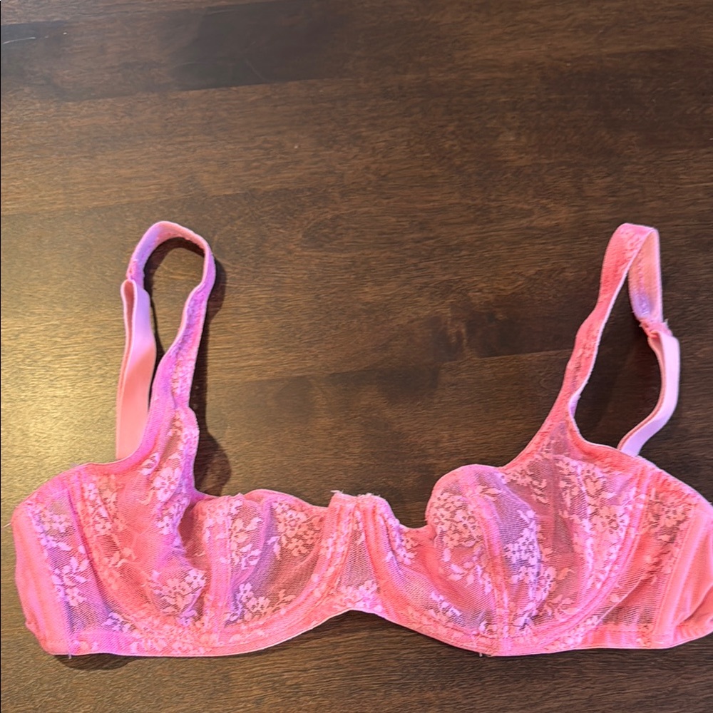 Lace Underwire Bra in Pink